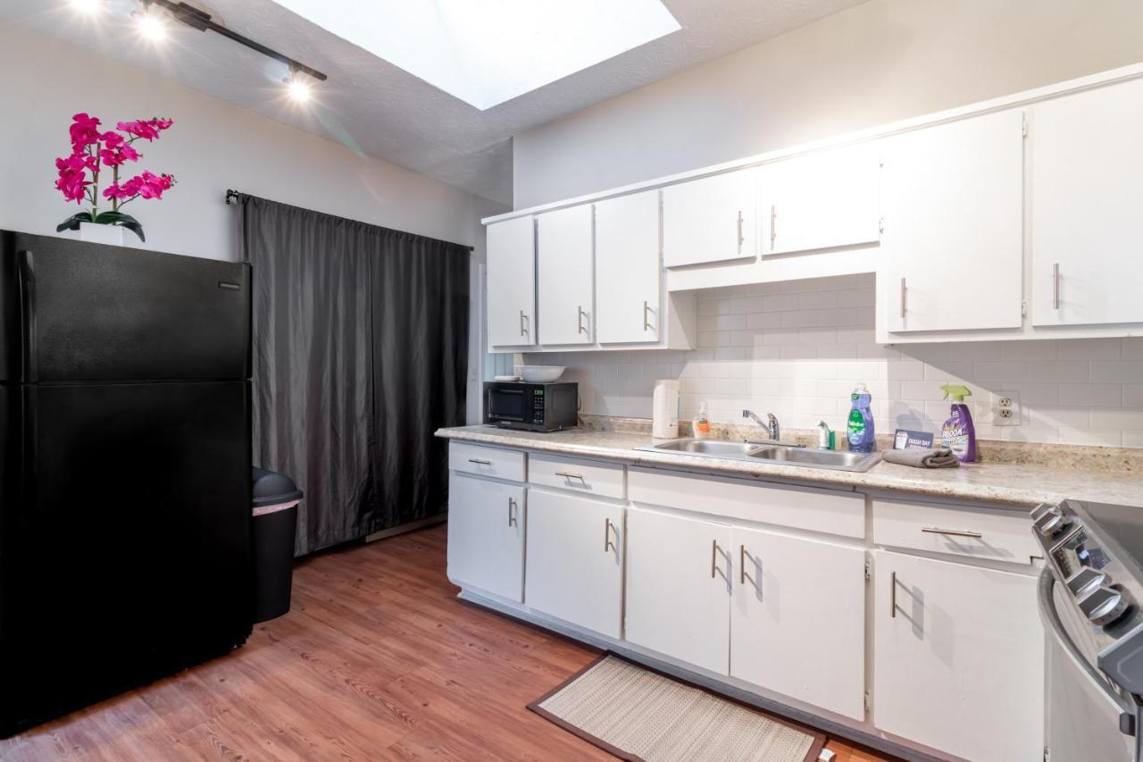 Sunny Sweetheart-Front Apartment Near Riverwalk Columbus Luaran gambar
