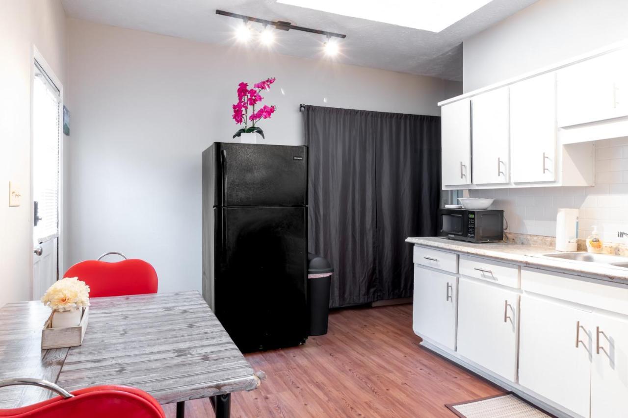 Sunny Sweetheart-Front Apartment Near Riverwalk Columbus Luaran gambar